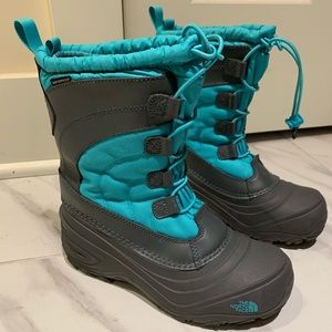 Girls North Face winter boots